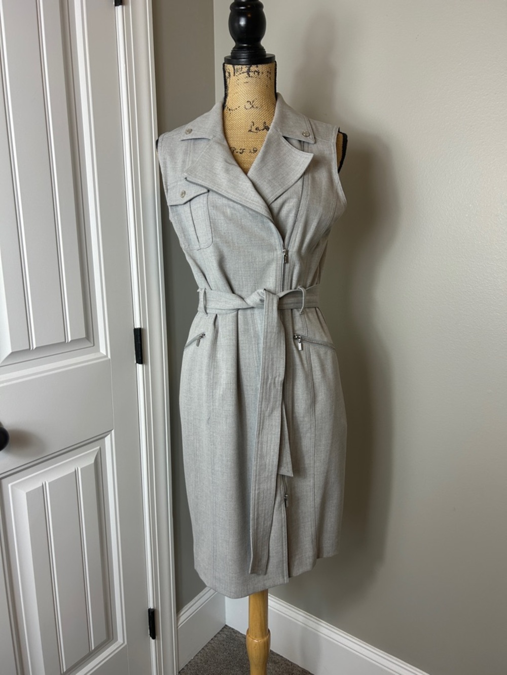 NWT Calvin Klein Light Gray Sleeveless Zip-Front Belted Midi Dress 8